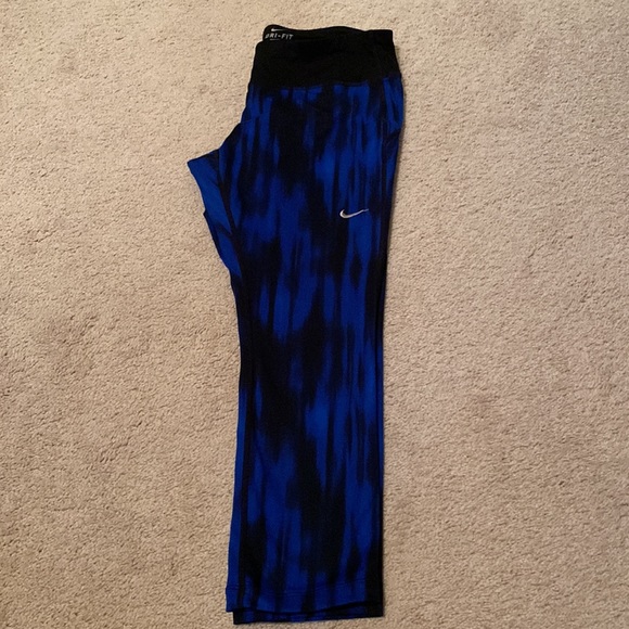 Nike Dri-Fit Blue & Black Capri Leggings - Picture 2 of 5